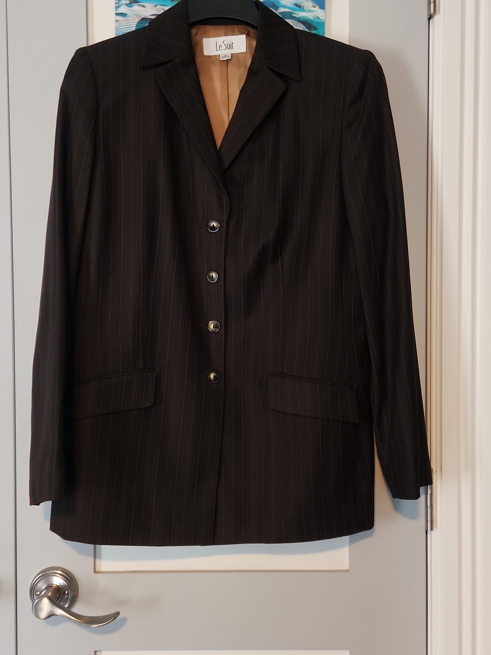 Le Suit: 2pc Pant Suit: (size 10, 32 Inseam) black w/ suttle bronze pin stripes